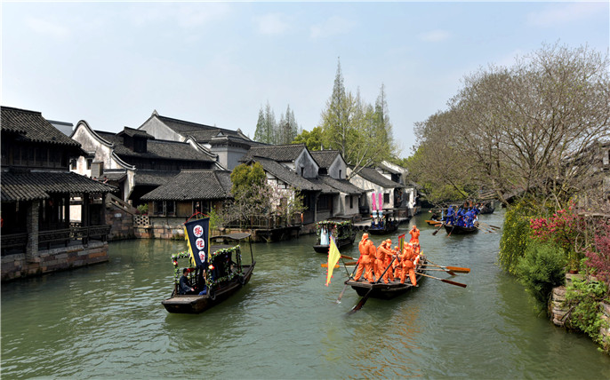 江南水鄉(xiāng)狂歡節(jié)-第十八屆中國(guó)烏鎮(zhèn)烏村香市 (19)踏白船.jpg